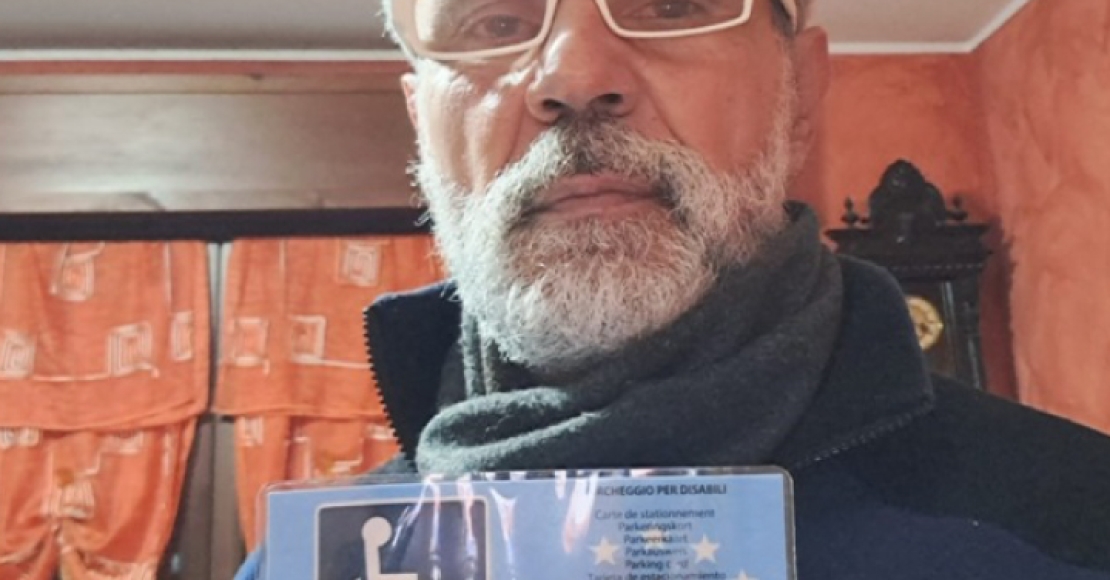 Il figlio cammina, rifiutato il pass per l'auto